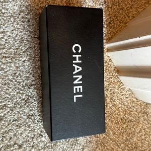 Brand New Chanel sunglasses Beautiful on